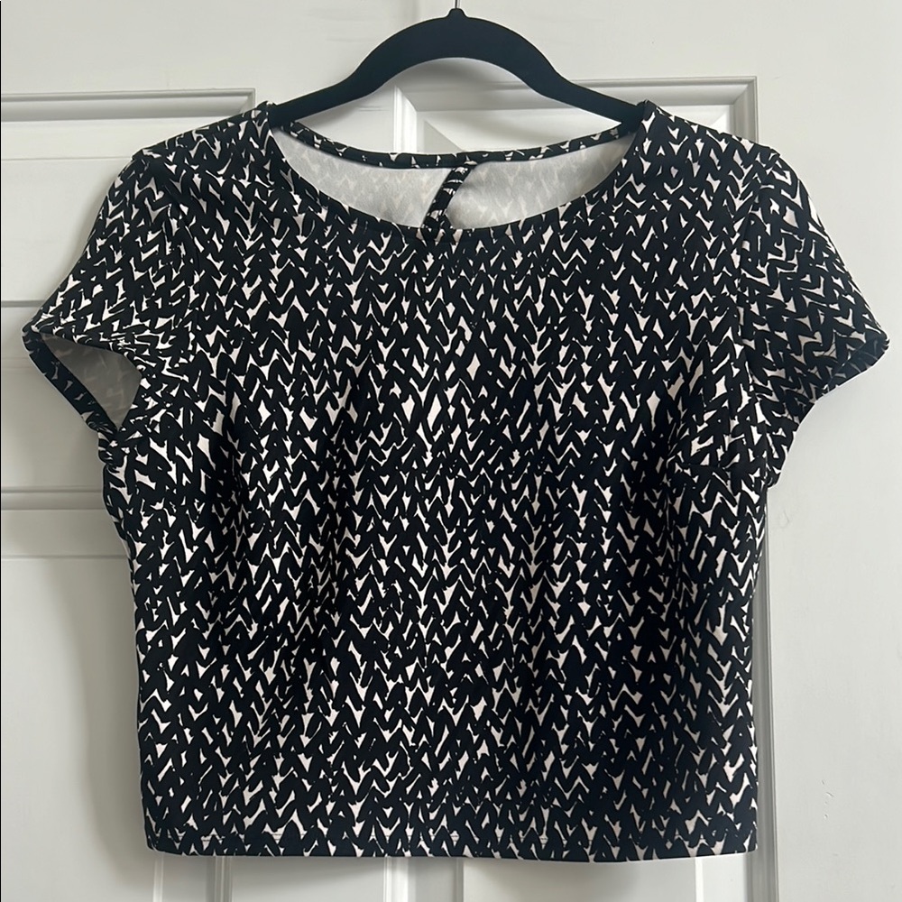 Black and White Heart Patterned Women's Top